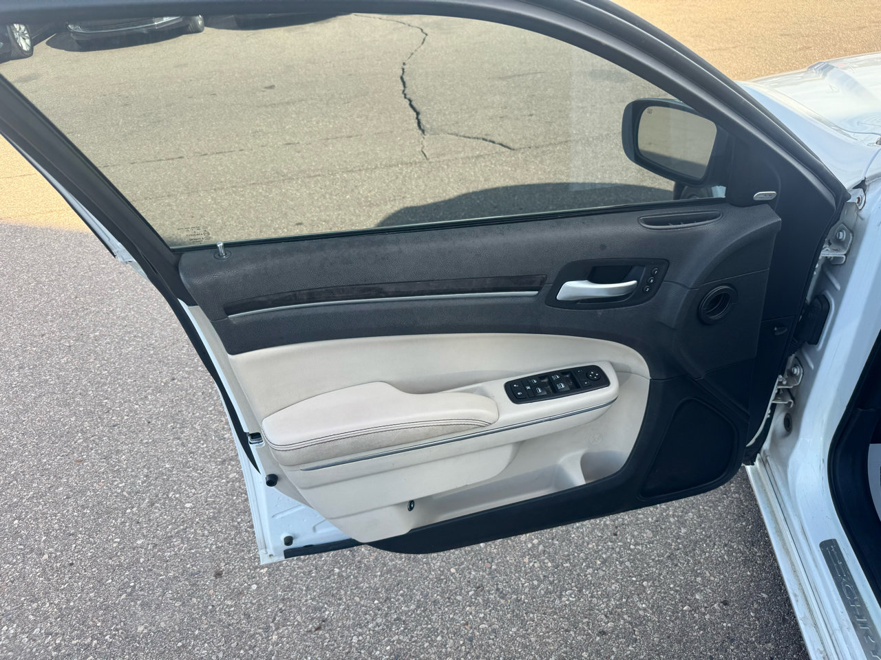 Used 2017 Chrysler 300 C w/ Light Group image 14