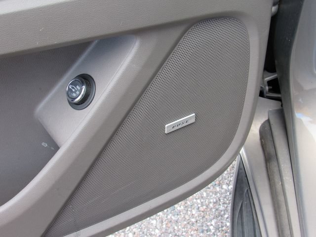 Used 2018 Chevrolet Traverse Premier w/ Driver Confidence II Package FWD image 23