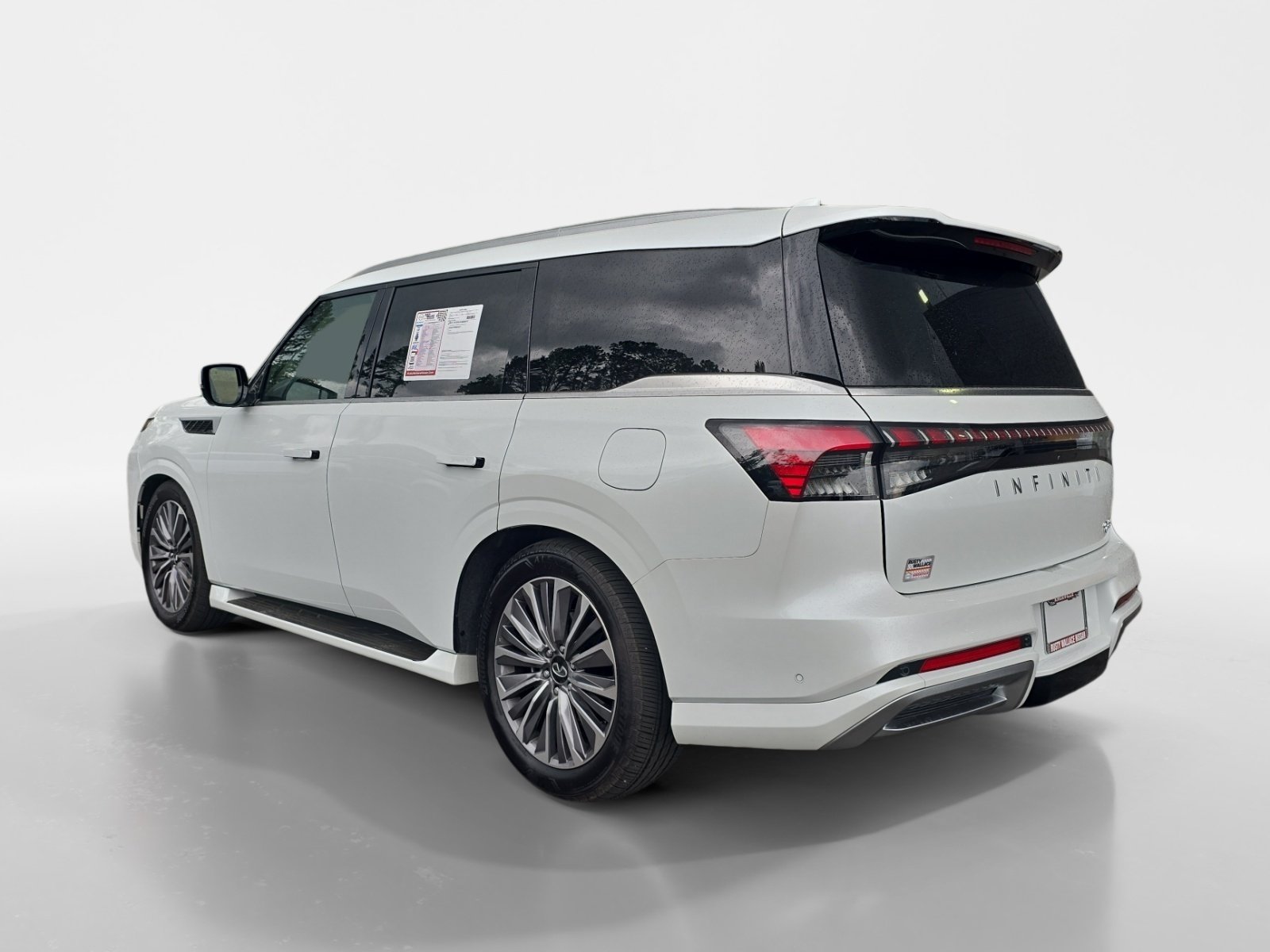 Used 2025 INFINITI QX80 Sensory AWD/4WD image 3