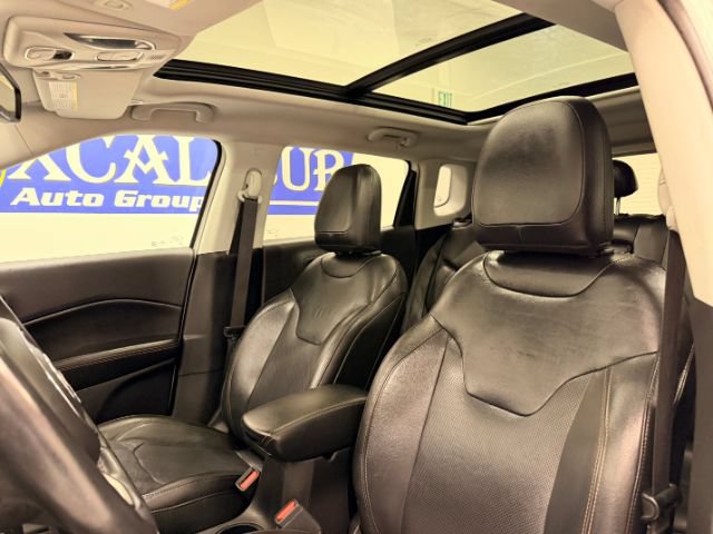 Used 2018 Jeep Compass Limited w/ Navigation Group AWD/4WD image 22