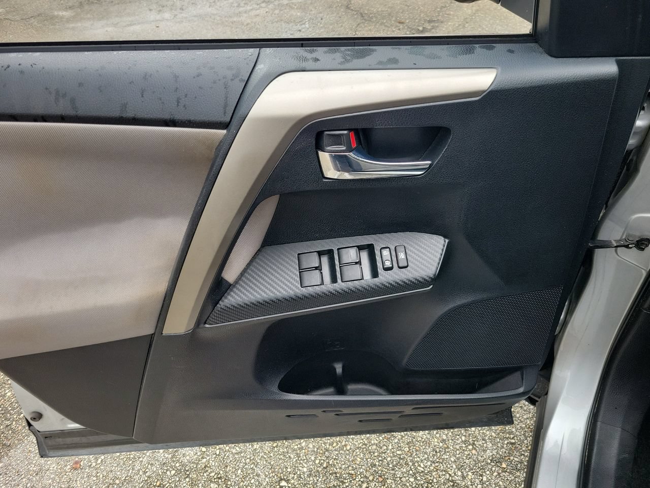 Used 2014 Toyota RAV4 XLE FWD image 12