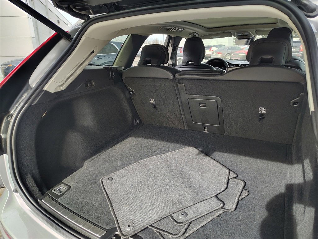 Used 2025 Volvo XC60 B5 Plus image 30