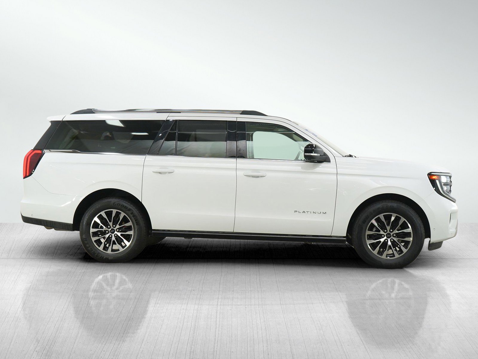 Used 2025 Ford Expedition Max Platinum AWD/4WD image 6