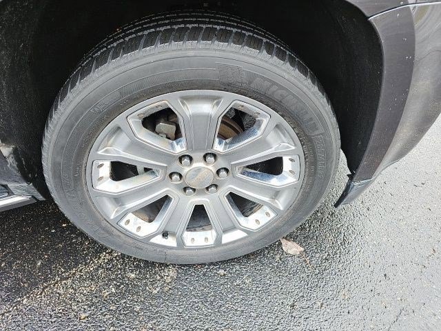 Used 2017 GMC Yukon XL Denali w/ Open Road Package image 10