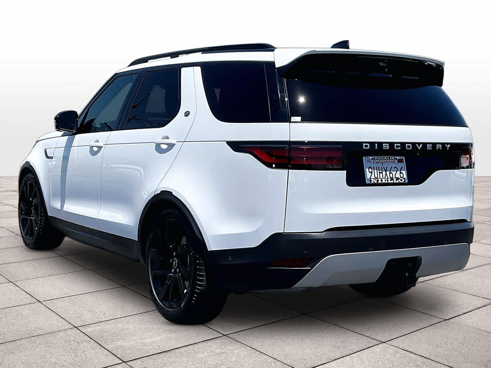 Used 2025 Land Rover Discovery S AWD/4WD image 15