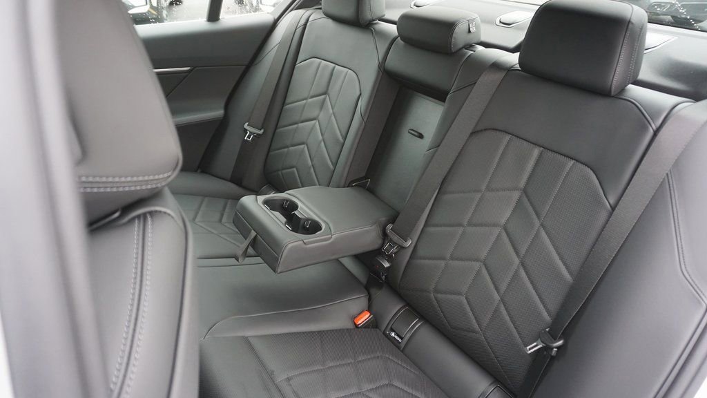 Used 2026 BMW 530i xDrive w/ Premium Package image 11