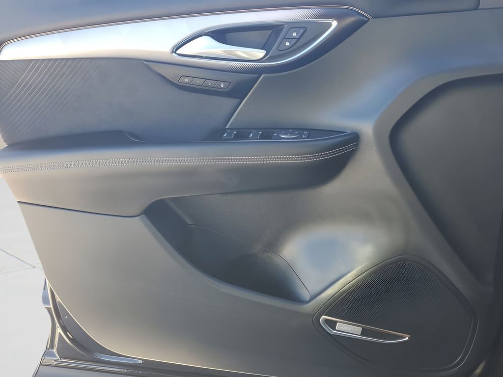 Used 2025 Buick Envision Sport Touring AWD/4WD image 29