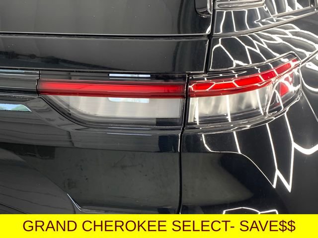 New 2025 Jeep Grand Cherokee Limited w/ Black Appearance Package image 14