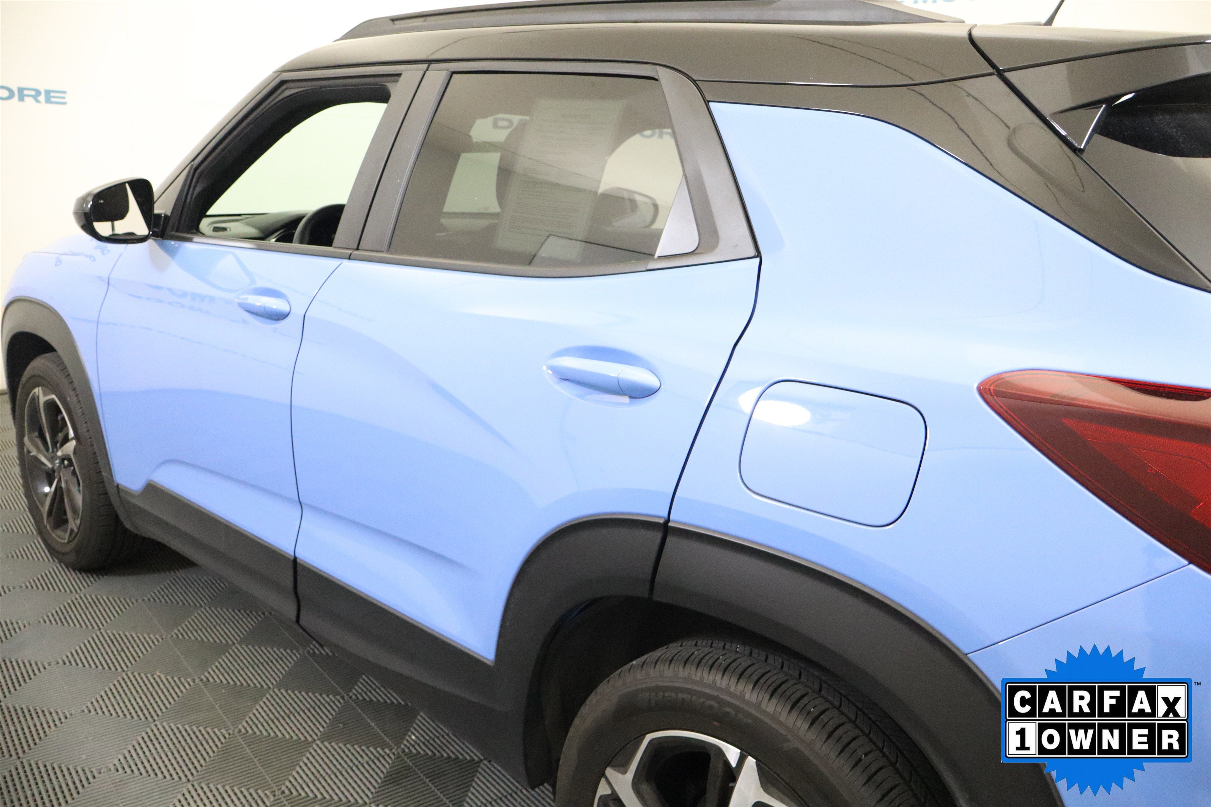 Used 2023 Chevrolet TrailBlazer RS w/ Sun and Liftgate Package FWD image 11