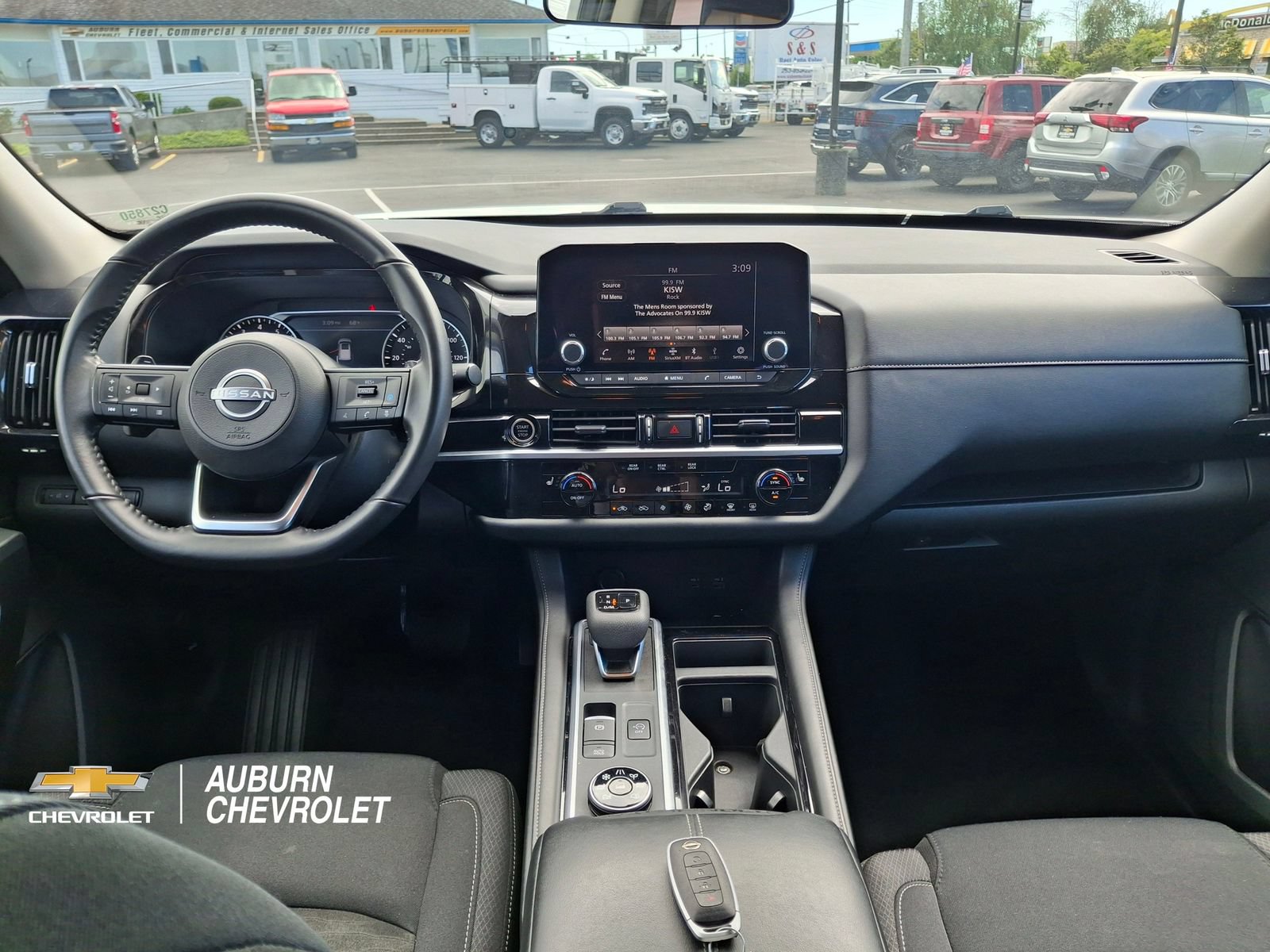 Used 2024 Nissan Pathfinder SV AWD/4WD image 9