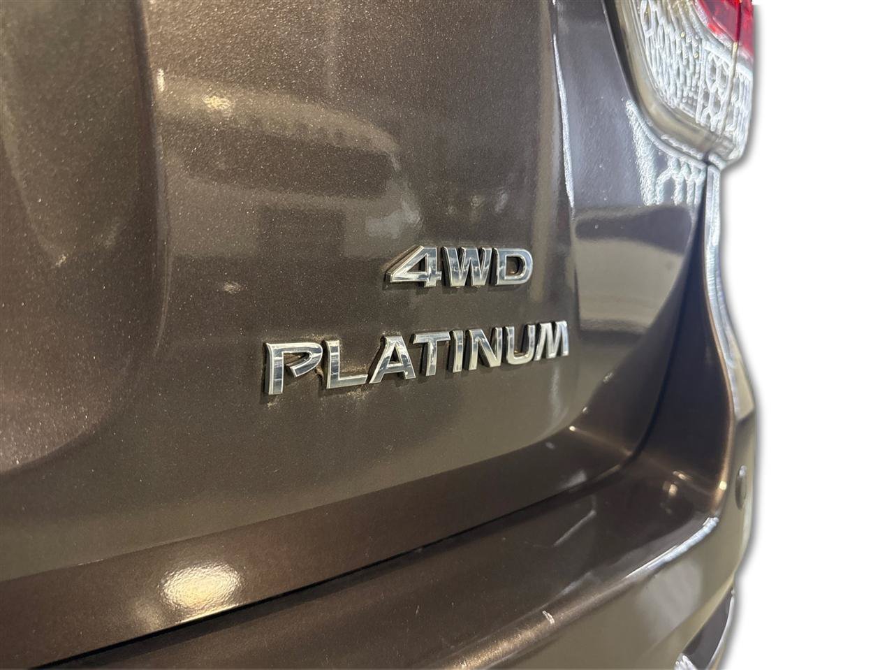 Used 2015 Nissan Pathfinder Platinum w/ Cargo Package FWD image 33