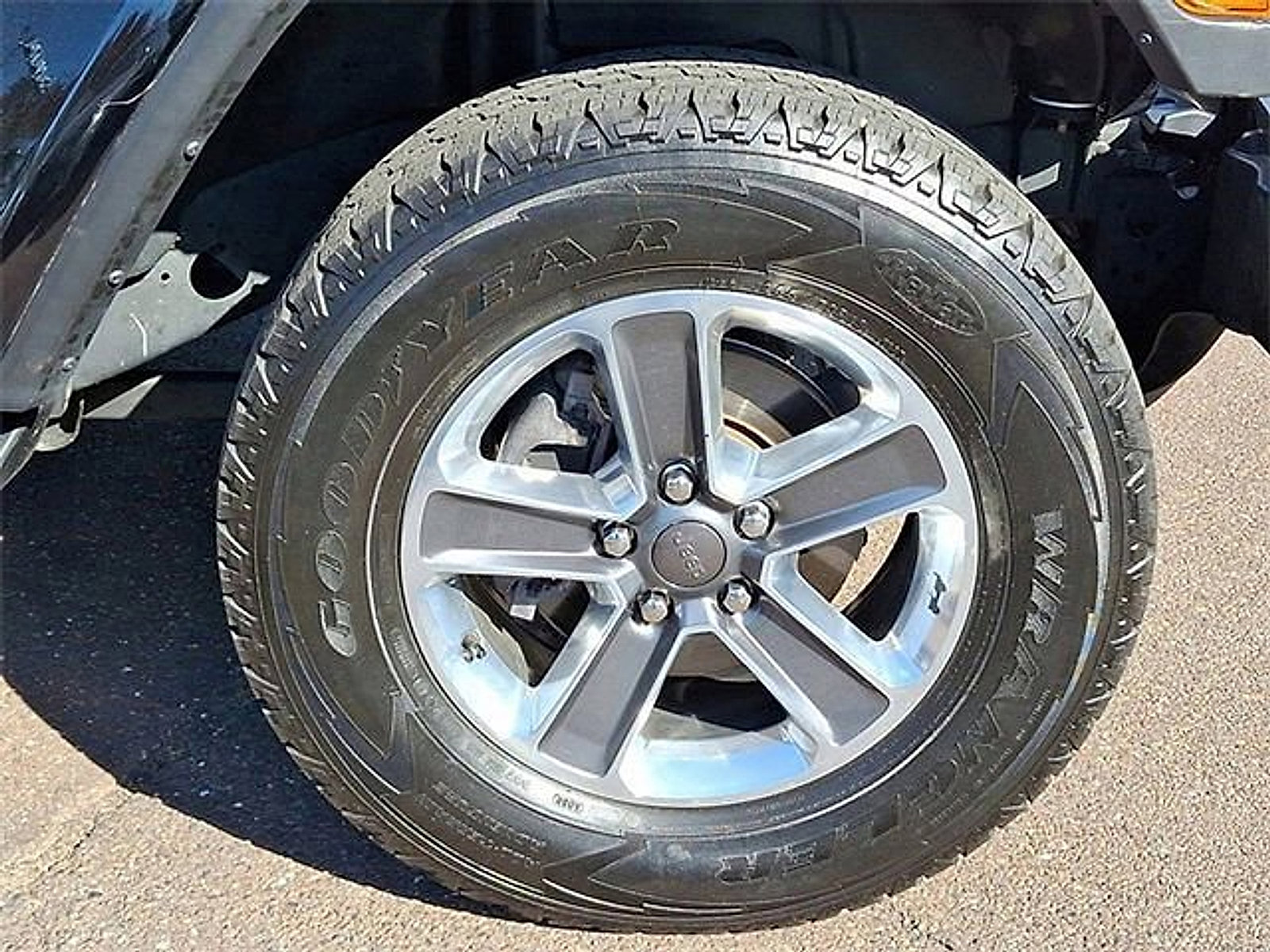 Used 2021 Jeep Wrangler Unlimited Sahara AWD/4WD image 8