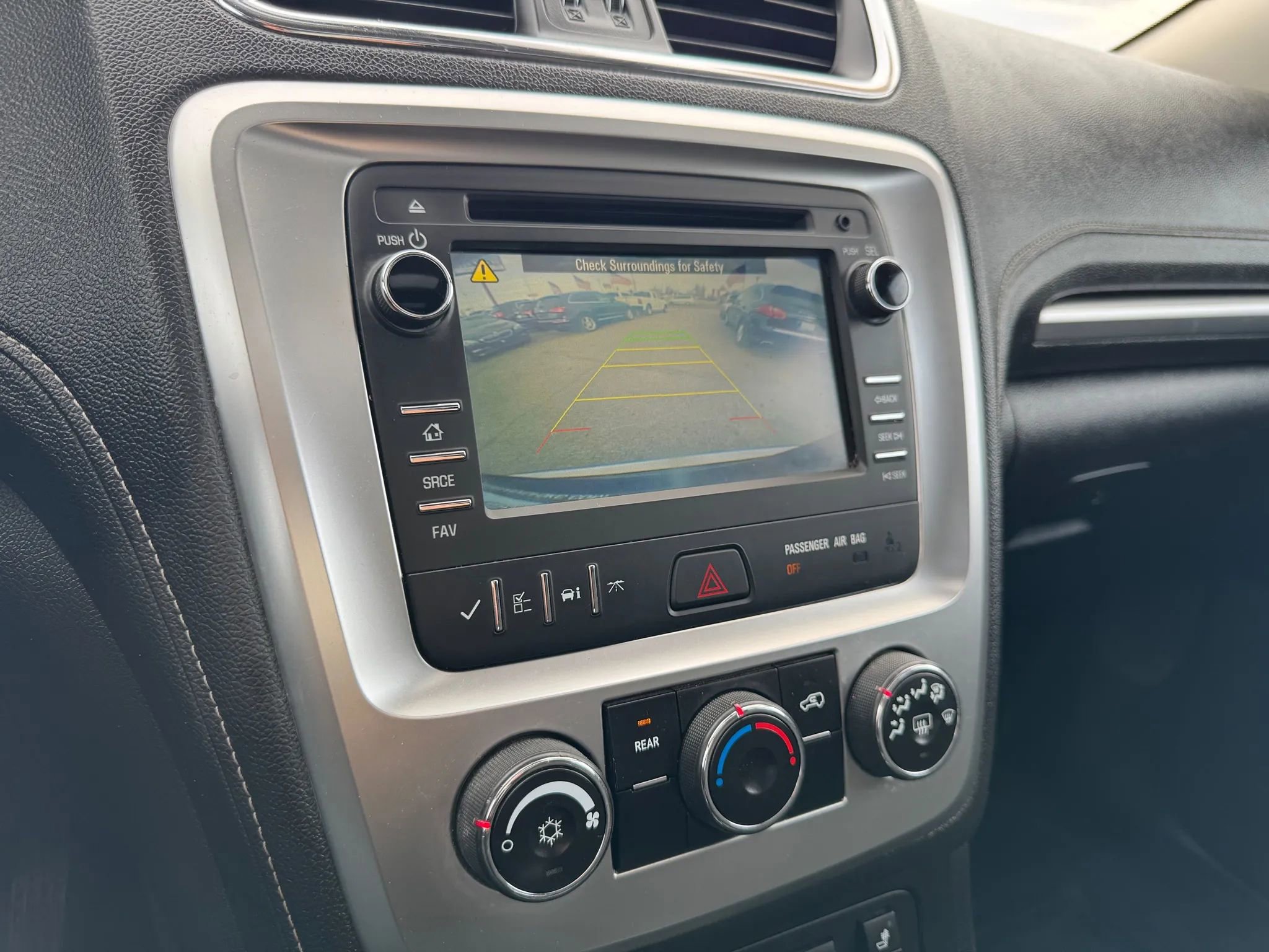 Used 2016 GMC Acadia SLE FWD image 25