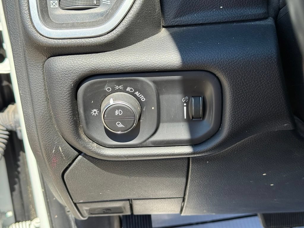 Used 2024 RAM 2500 Big Horn AWD/4WD image 20