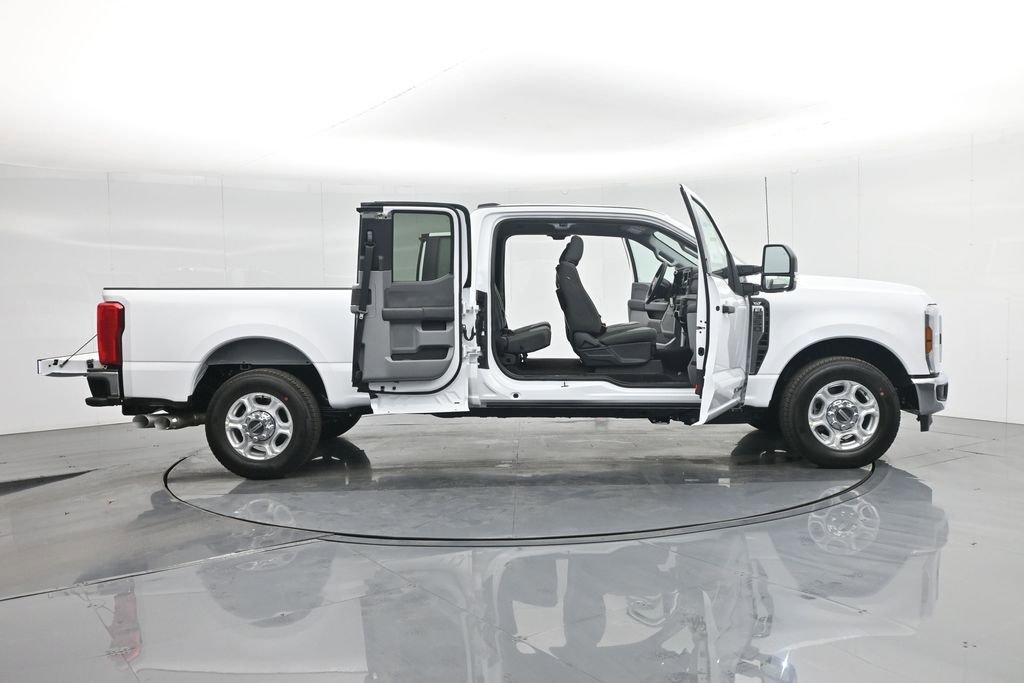 New 2026 Ford F350 XLT image 4