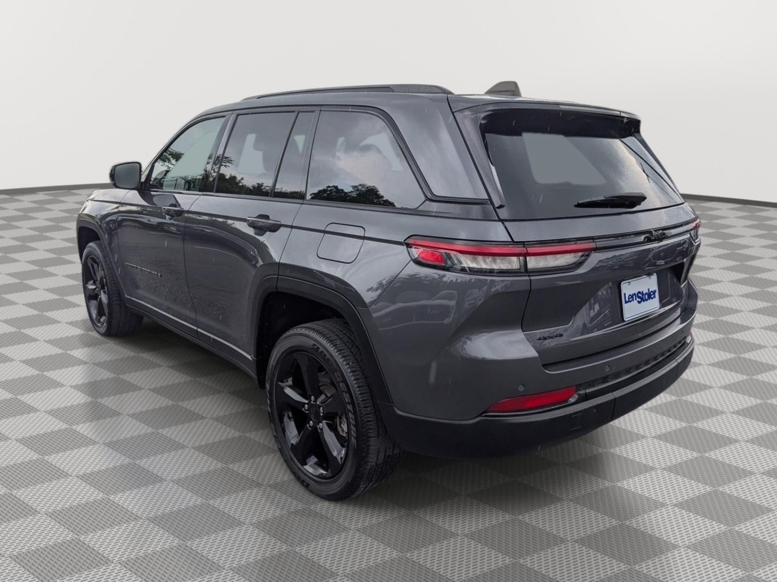 Used 2023 Jeep Grand Cherokee Altitude AWD/4WD image 3