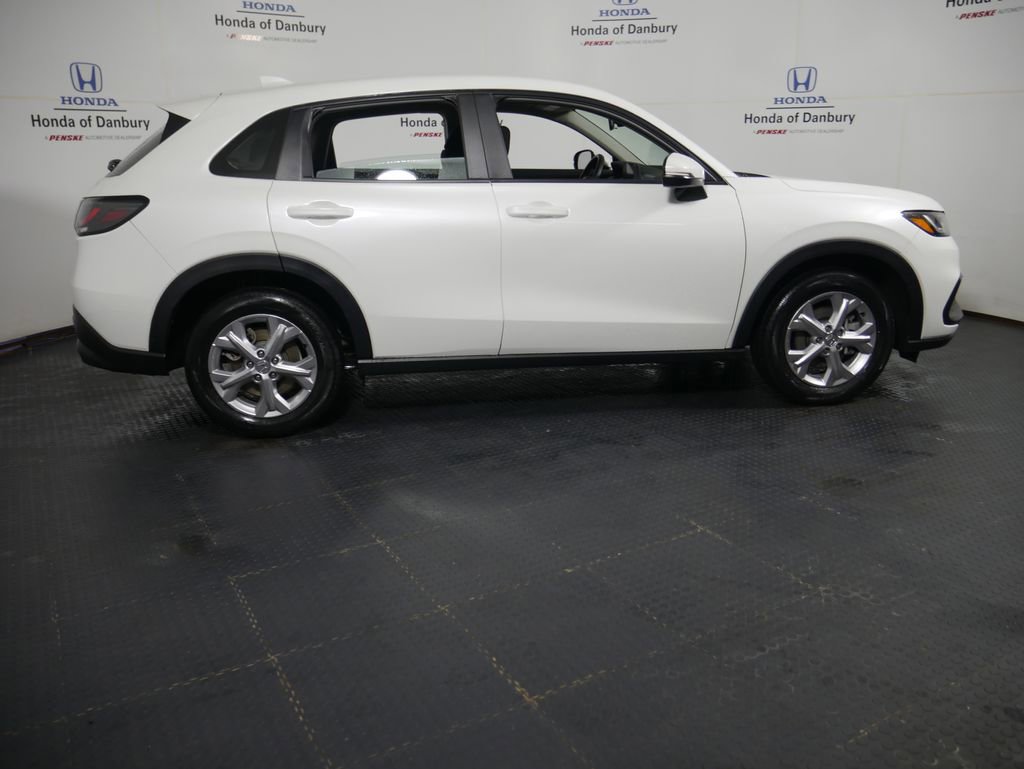 Used 2023 Honda HR-V LX image 3