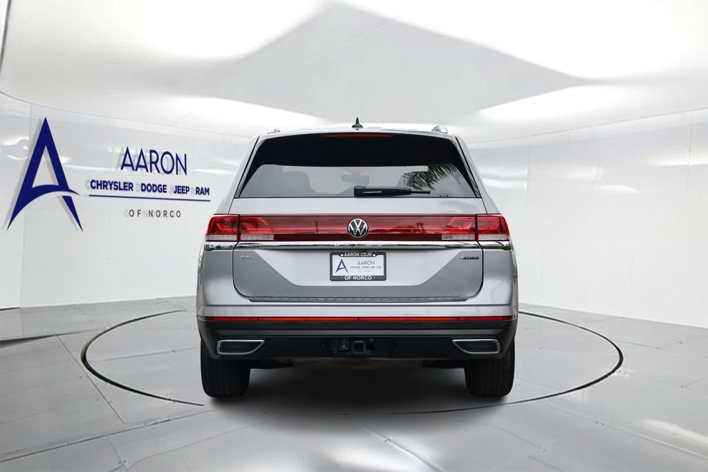 Used 2024 Volkswagen Atlas SEL AWD/4WD image 3