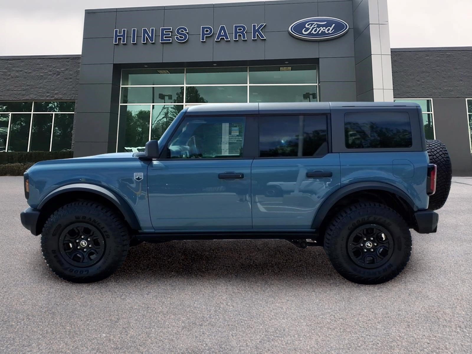 Used 2021 Ford Bronco Big Bend w/ Sasquatch Package AWD/4WD image 4