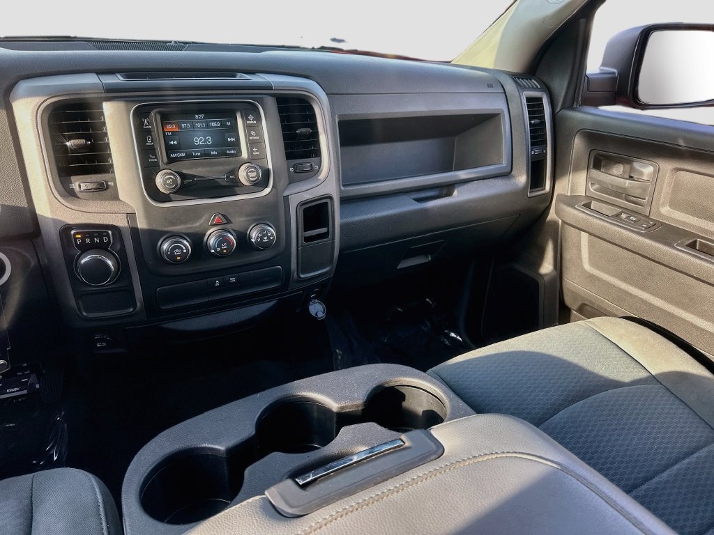 Used 2017 RAM 1500 Express RWD image 19