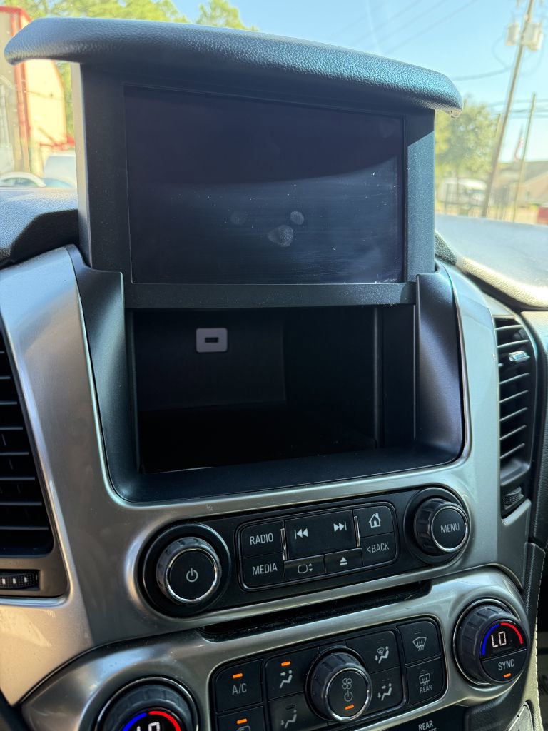 Used 2019 Chevrolet Suburban LT image 34