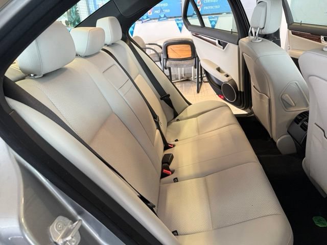 Used 2010 Mercedes-Benz C 300 Sedan image 23