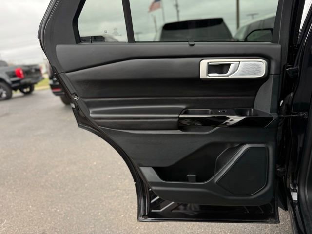 Used 2023 Ford Explorer Platinum w/ Technology Package image 15