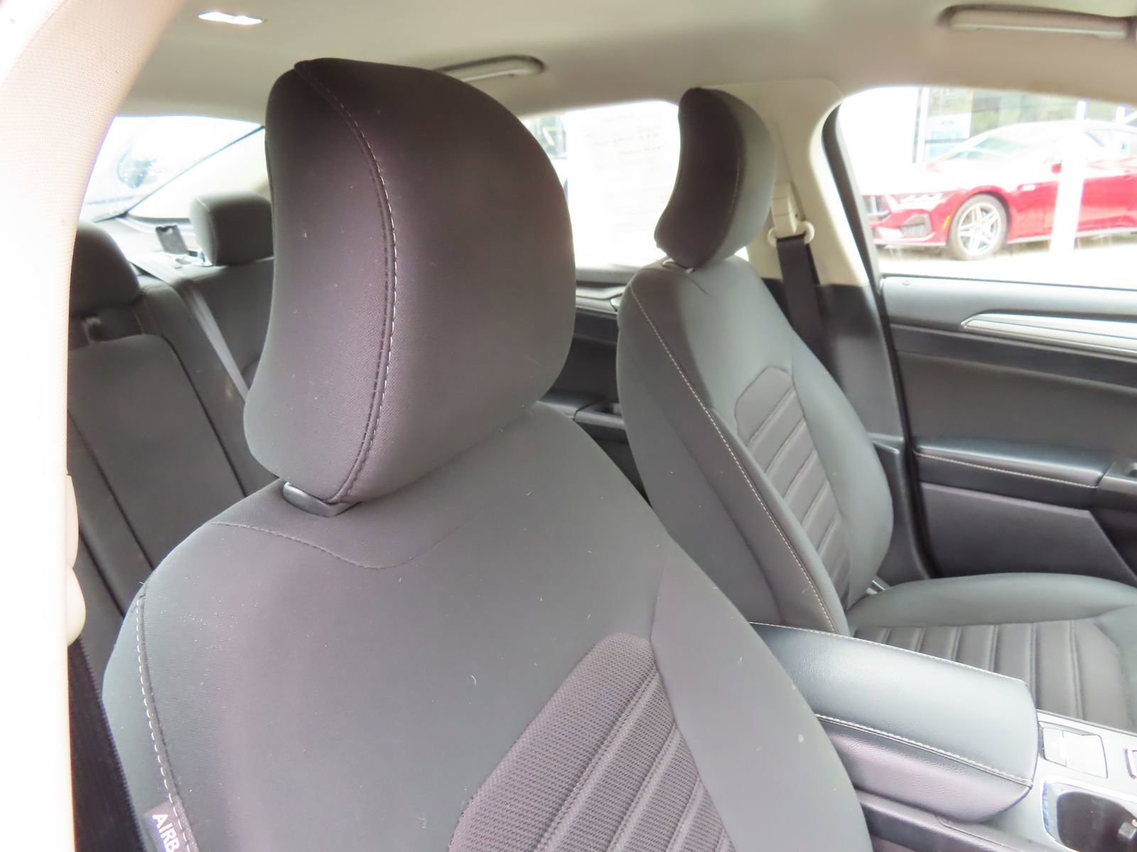 Used 2019 Ford Fusion SE image 31