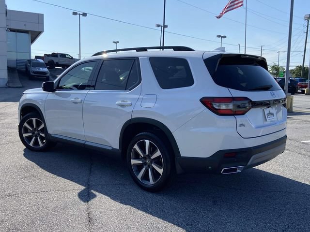 Used 2025 Honda Pilot Touring image 5