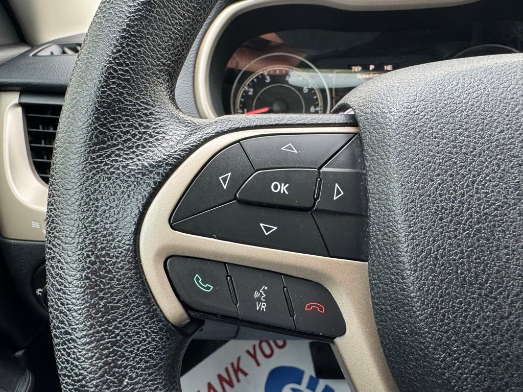 Used 2014 Jeep Cherokee Sport image 19