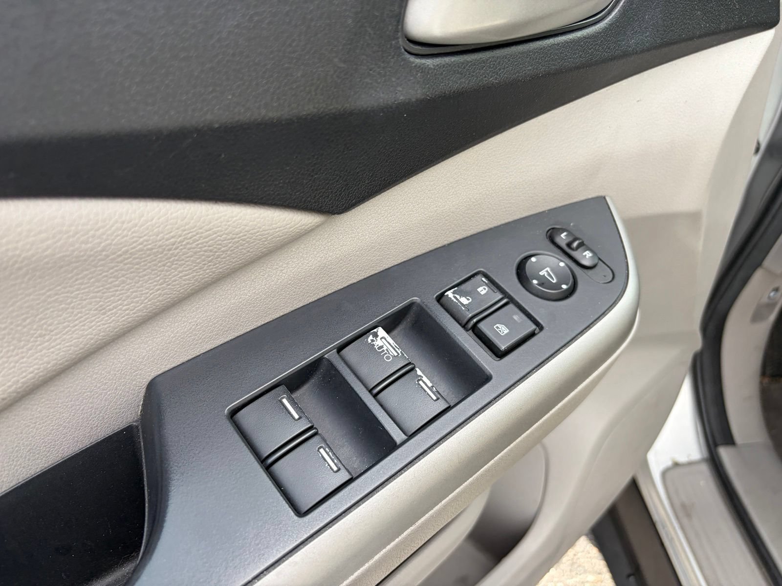 Used 2012 Honda CR-V EX-L image 13