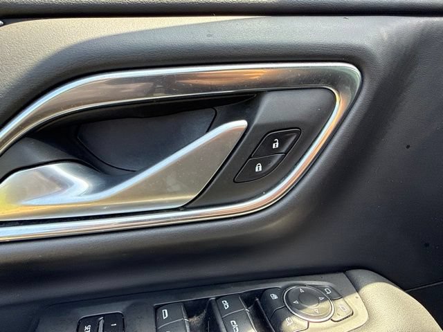 Used 2022 Chevrolet Suburban Premier AWD/4WD image 31