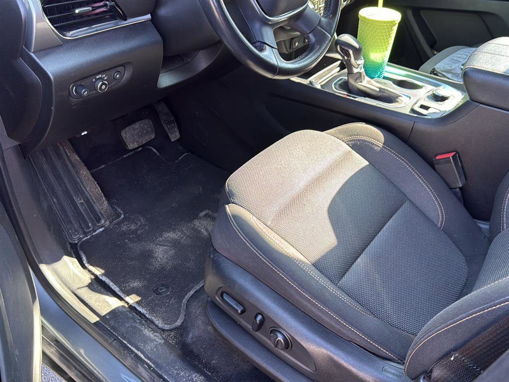 Used 2021 Chevrolet Traverse LT image 13