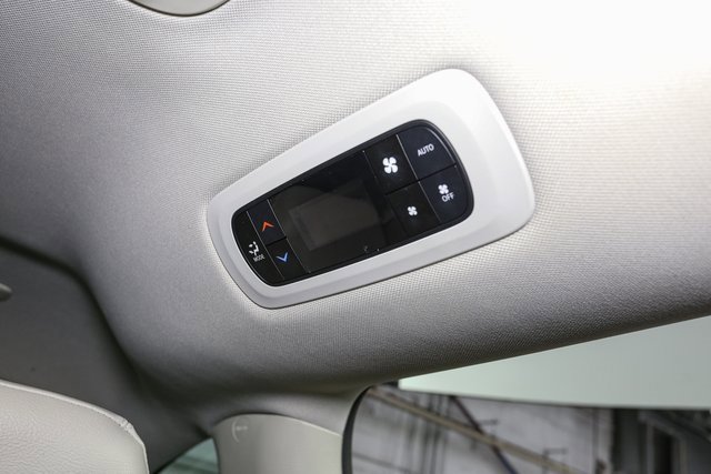 Used 2021 Chrysler Pacifica Touring-L image 22