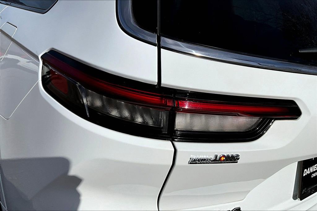 Used 2023 Jeep Grand Cherokee L Overland w/ Rear Seat Video Group I image 33