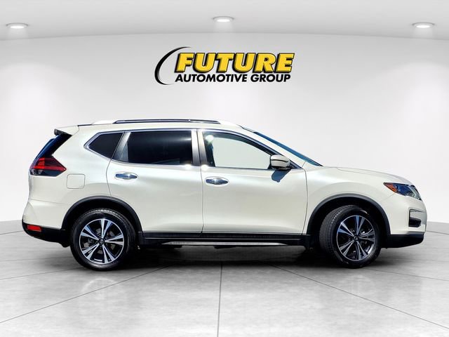 Used 2019 Nissan Rogue SV w/ Premium Package image 3