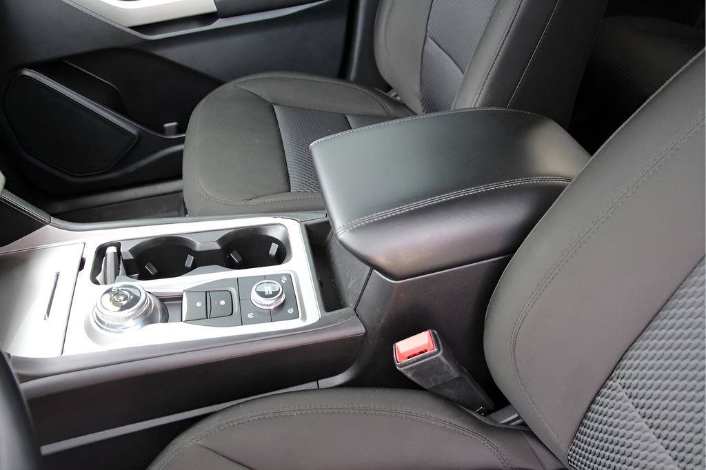 Used 2023 Ford Explorer XLT image 23