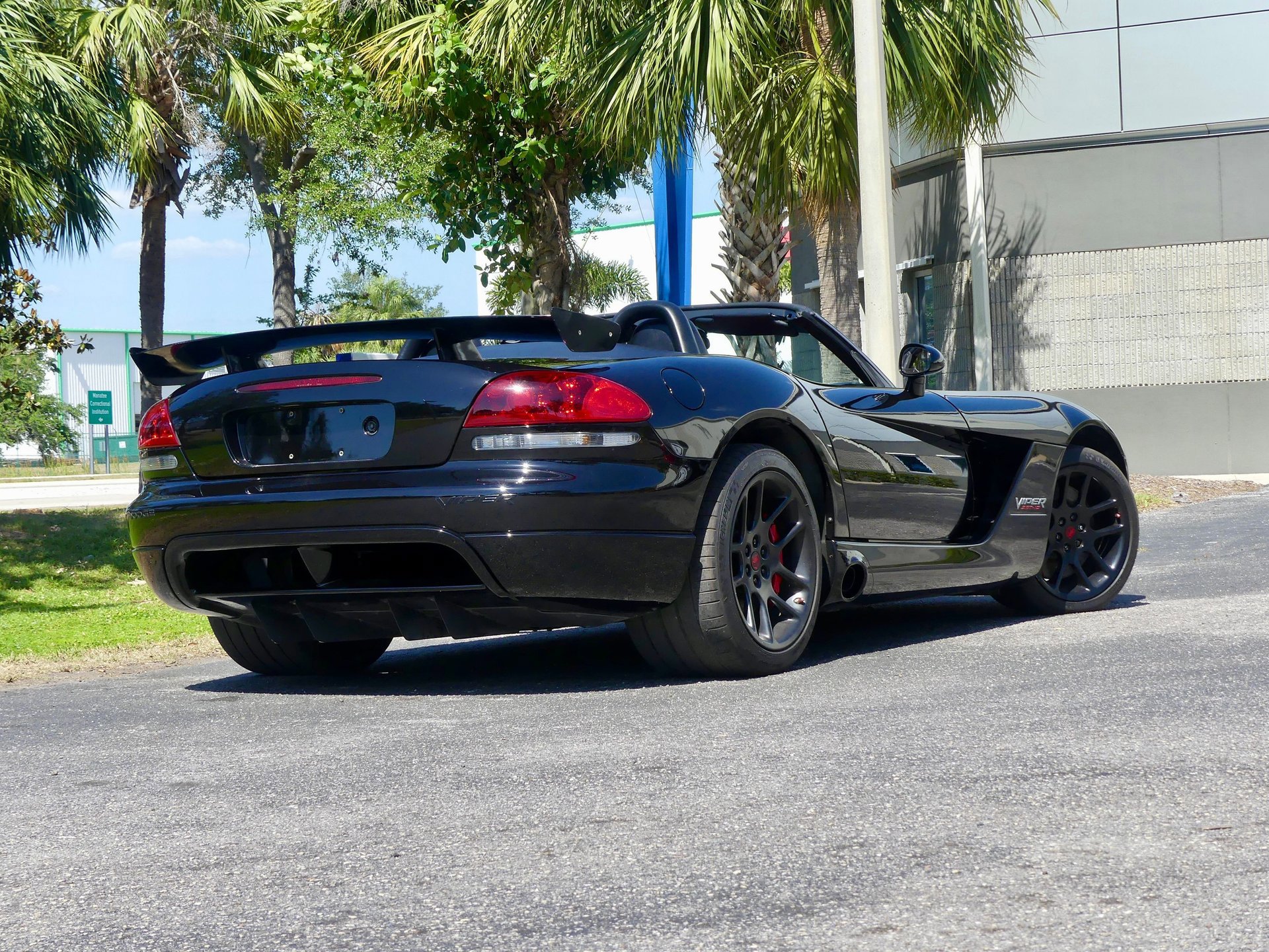 Used 2004 Dodge Viper SRT-10 image 87