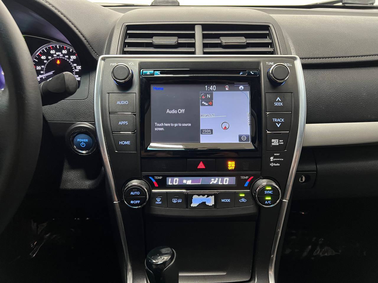 Used 2015 Toyota Camry SE w/ Moonroof Package FWD image 17