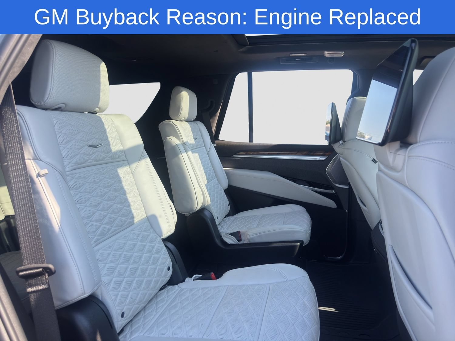 Used 2025 Cadillac Escalade Sport Platinum w/ LPO, ONYX Package AWD/4WD image 18