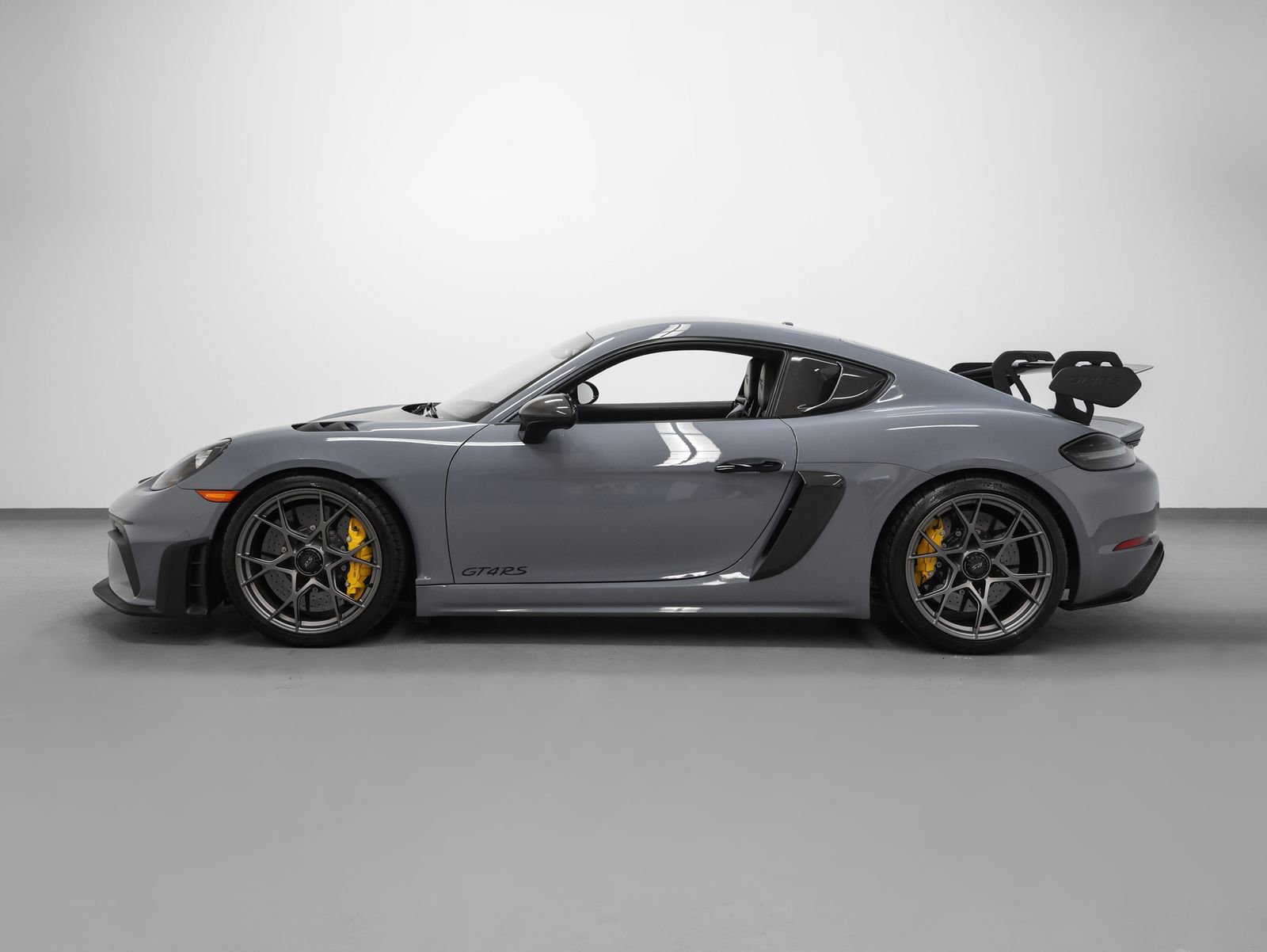 Certified 2023 Porsche 718 Cayman GT4 RS image 2