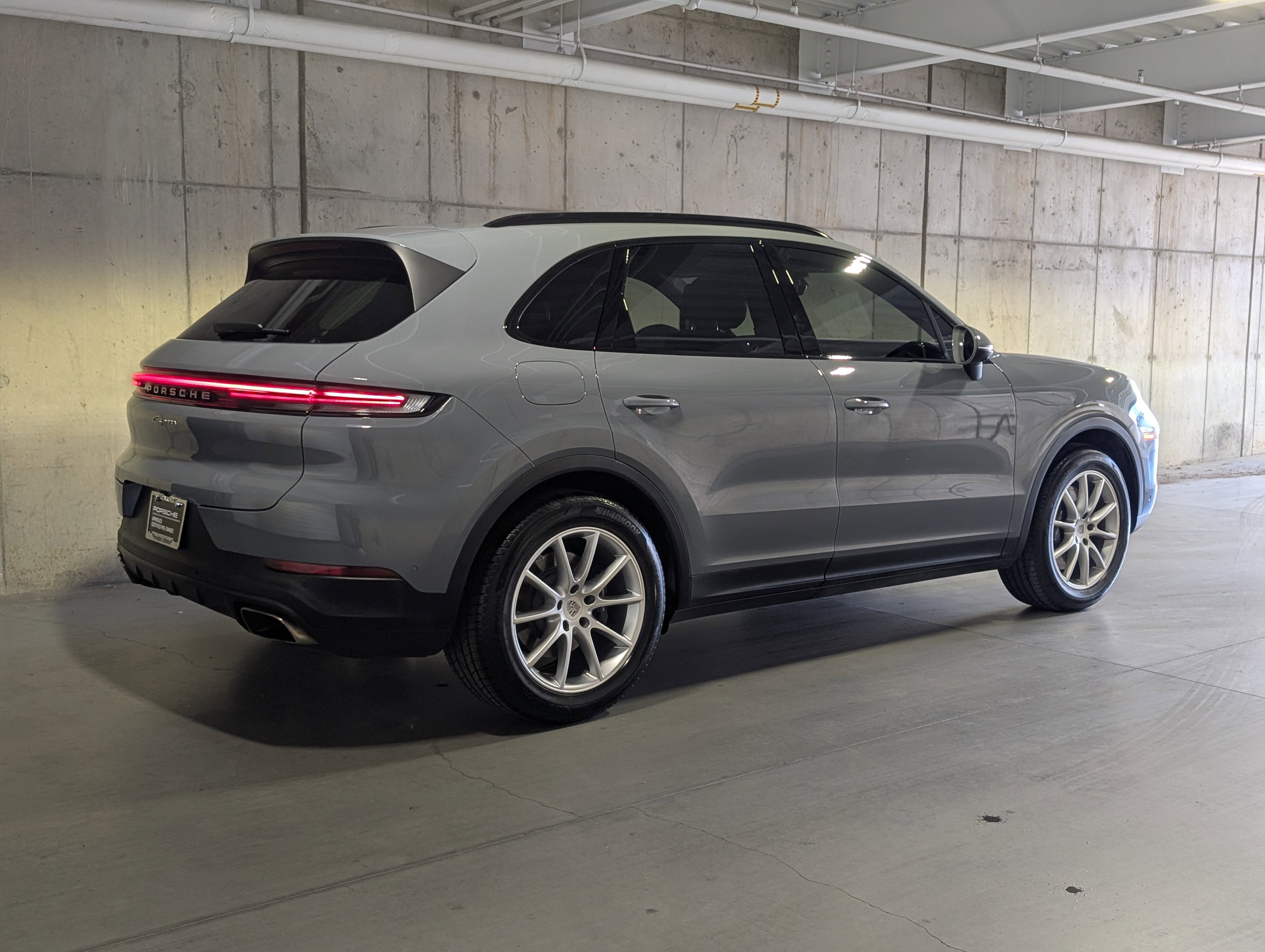 Certified 2024 Porsche Cayenne AWD/4WD image 8