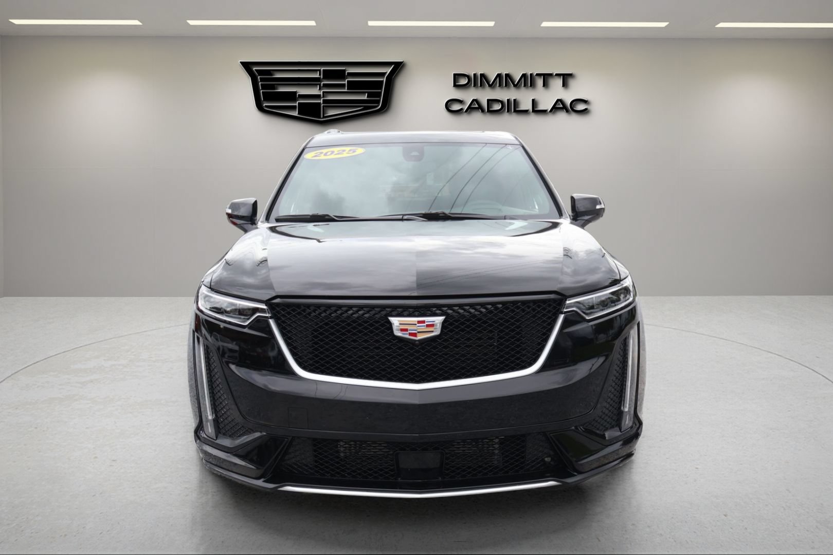 Certified 2025 Cadillac XT6 Sport w/ Platinum Package AWD/4WD image 2