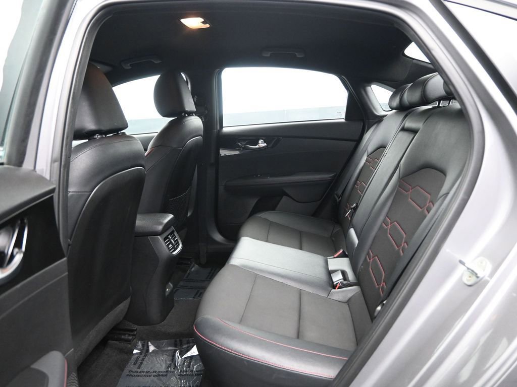 Used 2023 Kia Forte GT image 31