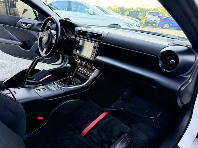Used 2022 Subaru BRZ Limited RWD image 12