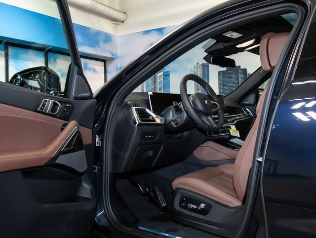 Used 2026 BMW X6 xDrive40i w/ Climate Comfort Package AWD/4WD image 13