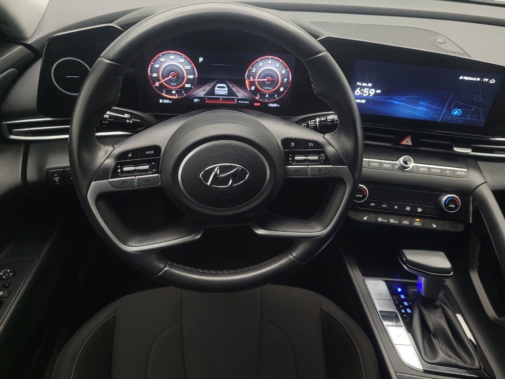 Used 2023 Hyundai Elantra SEL w/ Convenience Package image 22