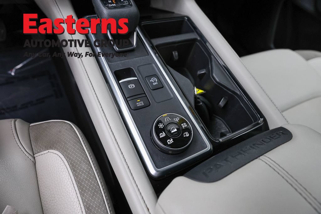 Used 2022 Nissan Pathfinder SL AWD/4WD image 20
