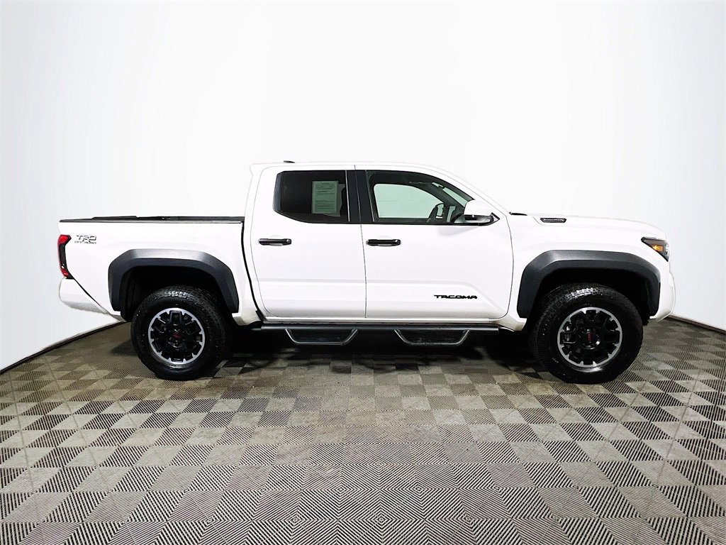 Certified 2024 Toyota Tacoma TRD Off-Road image 9