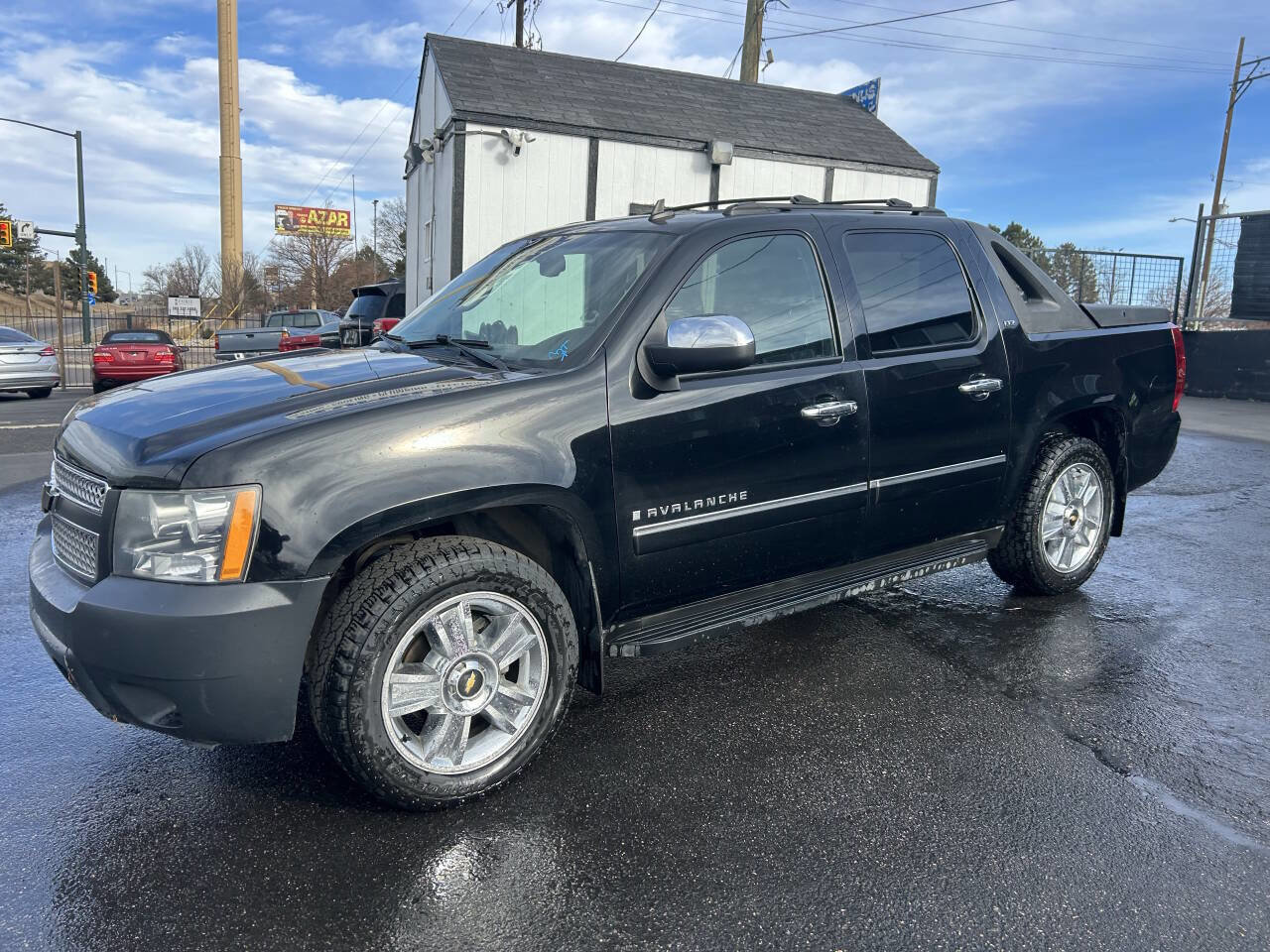 Used 2009 Chevrolet Avalanche LTZ image 2